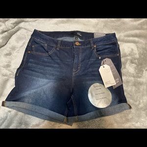 NWT dark wash high waisted shorts size 14